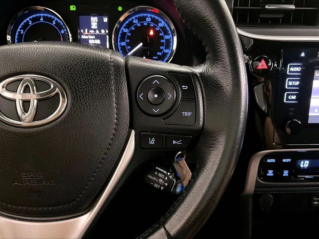 Used 2019 White Toyota SE image 23