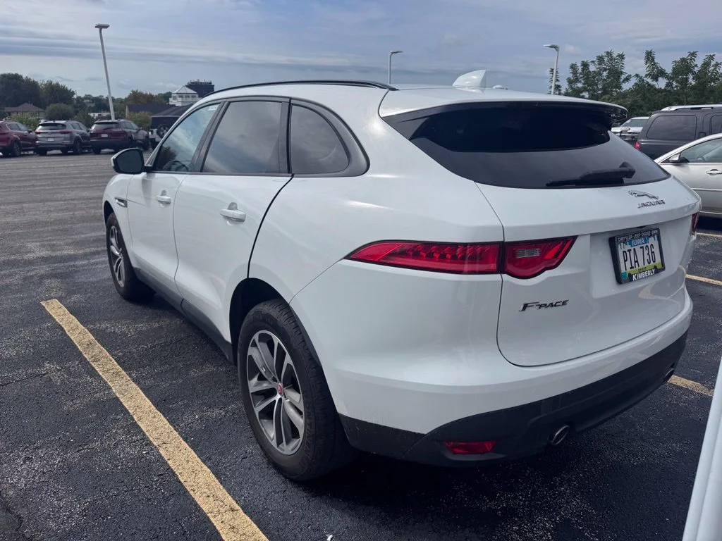 Certified Used 2018 White Jaguar 35t Premium image 5