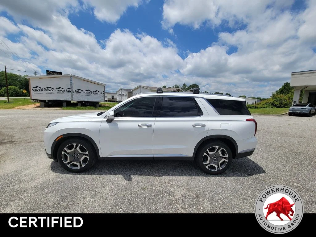 Used 2023 White Hyundai SEL image 2