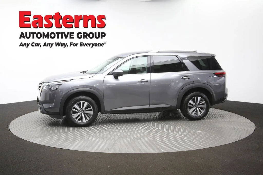 Used 2022 Gray Nissan SL image 59