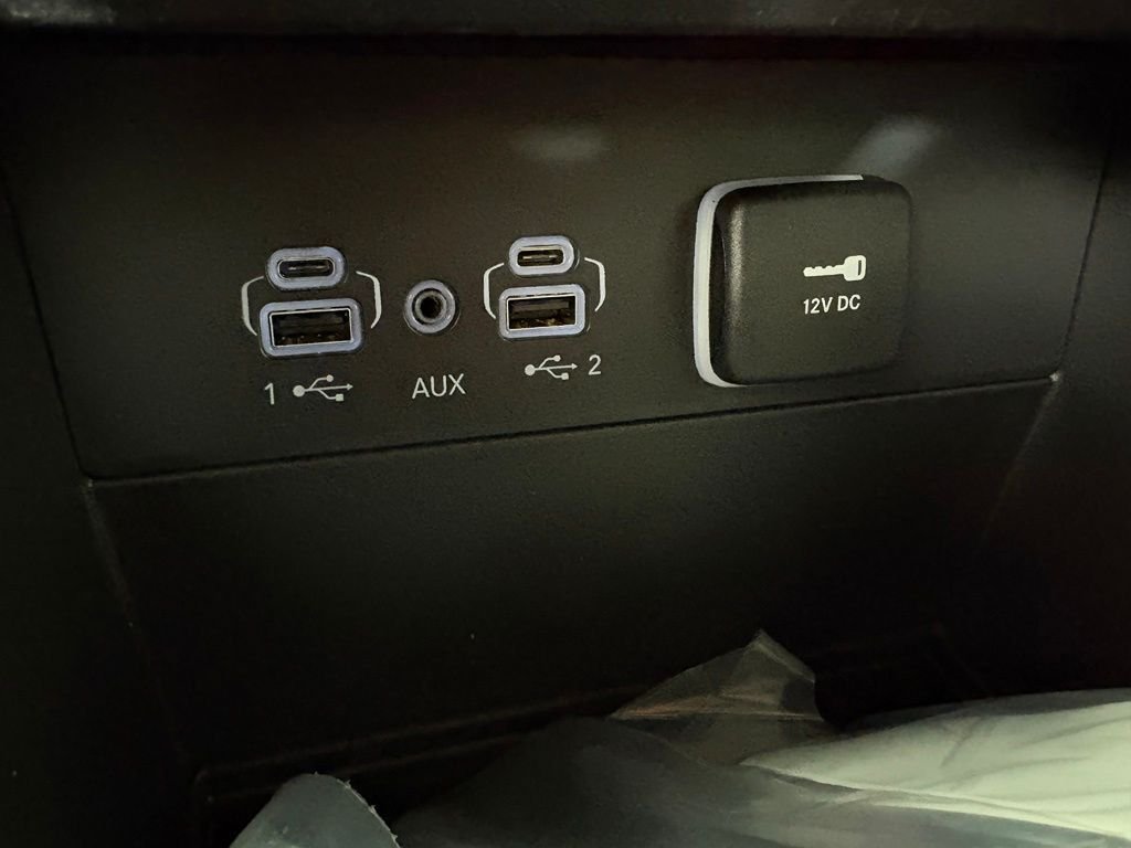 New 2026 Baltic Gray Metallic Clear-Coat Exterior Paint Jeep Laredo image 34