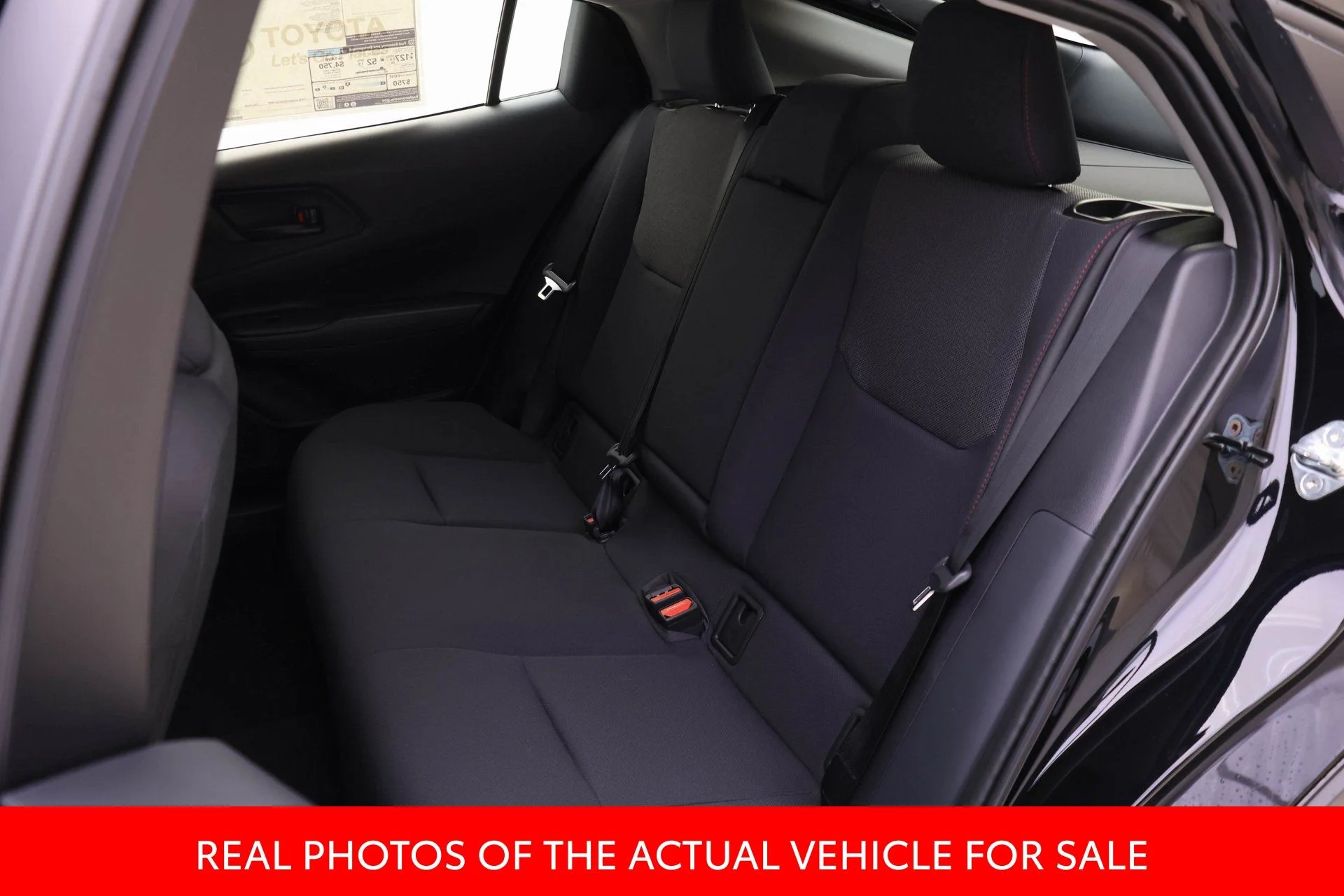 2026 Toyota Prius Plug-in Hybrid SE - Photo 10