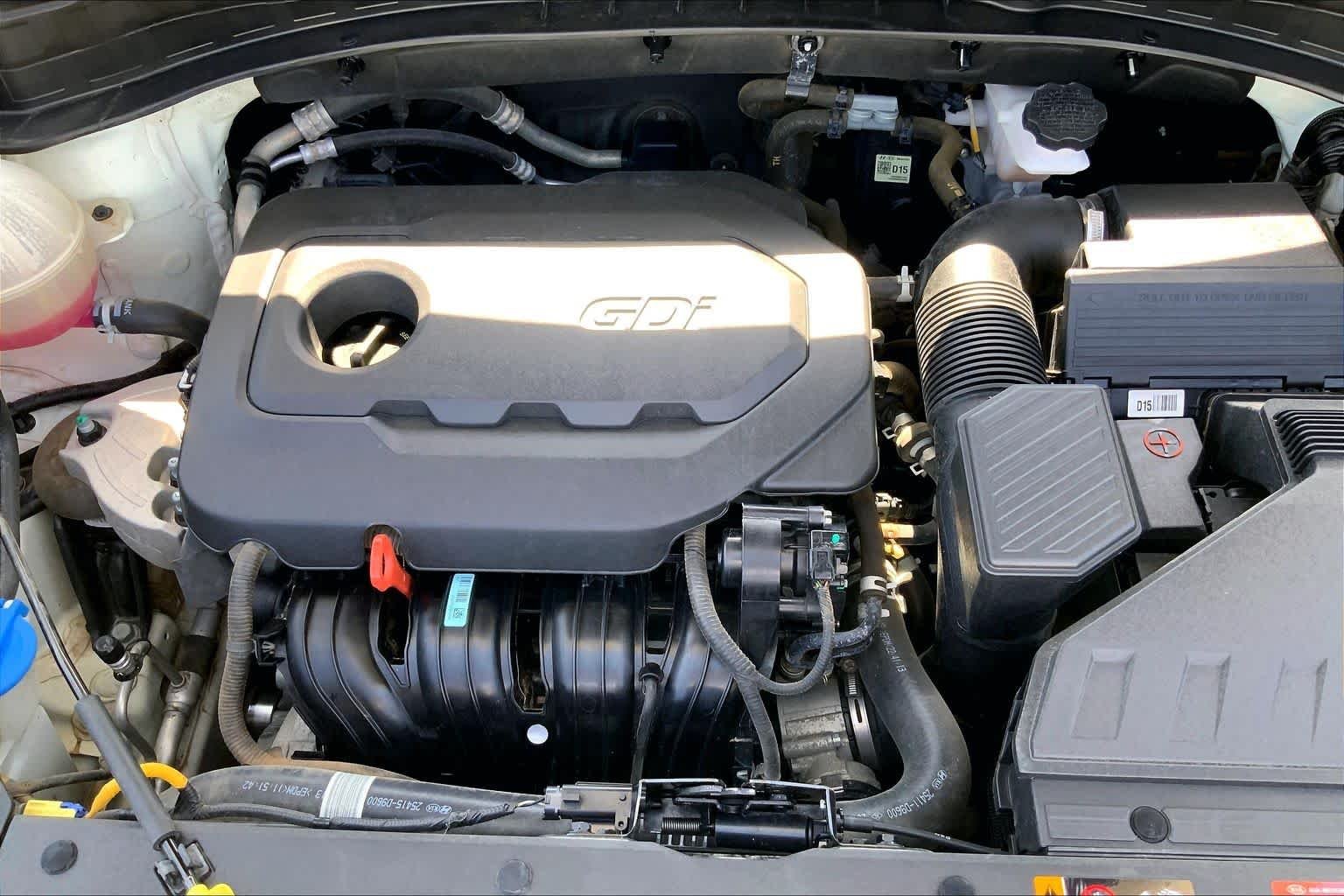 Used 2021 Snow White Pearl Kia LX image 33