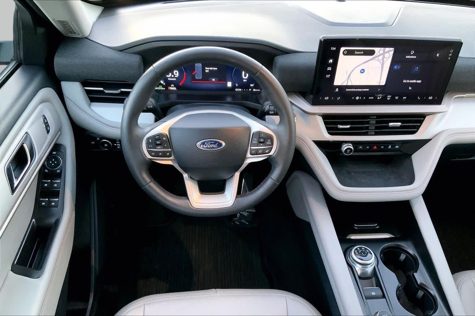 Used 2025 Agate Black Metallic Ford Active image 6