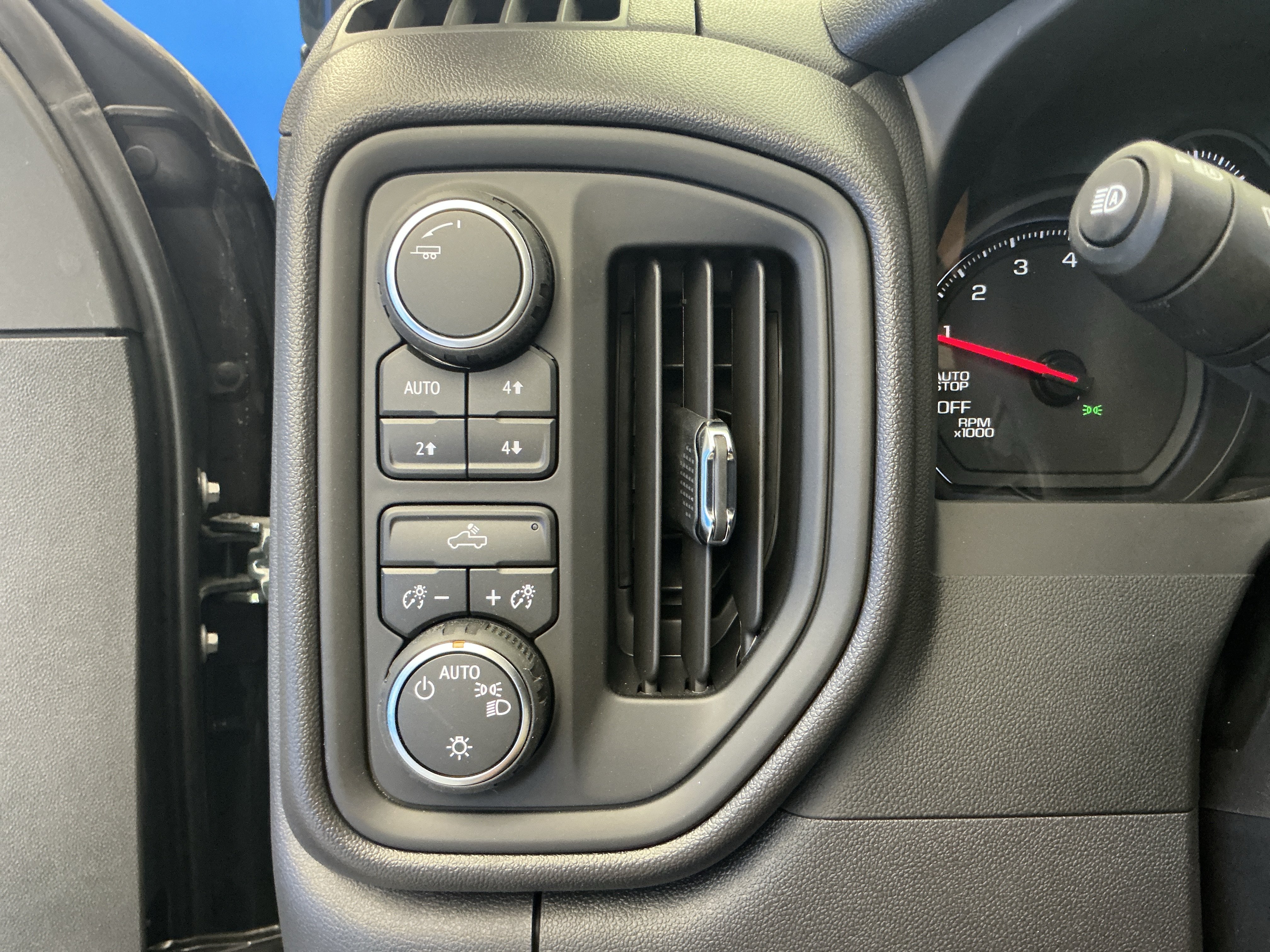 2026 Chevrolet Silverado 1500 Custom Trail Boss - Photo 17