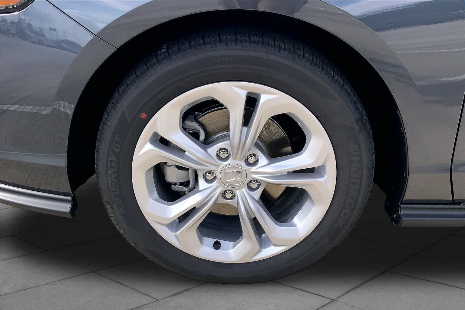New 2026 Meteorite Gray Metallic Honda LX image 12