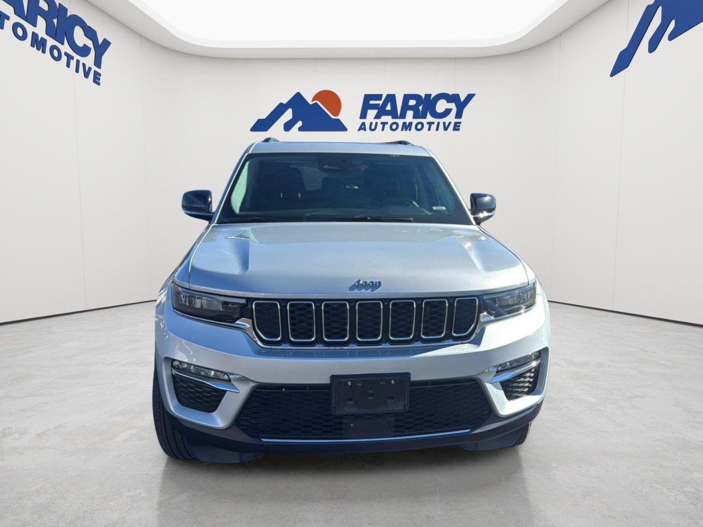 Used 2023 Silver Zynith Jeep Limited image 2