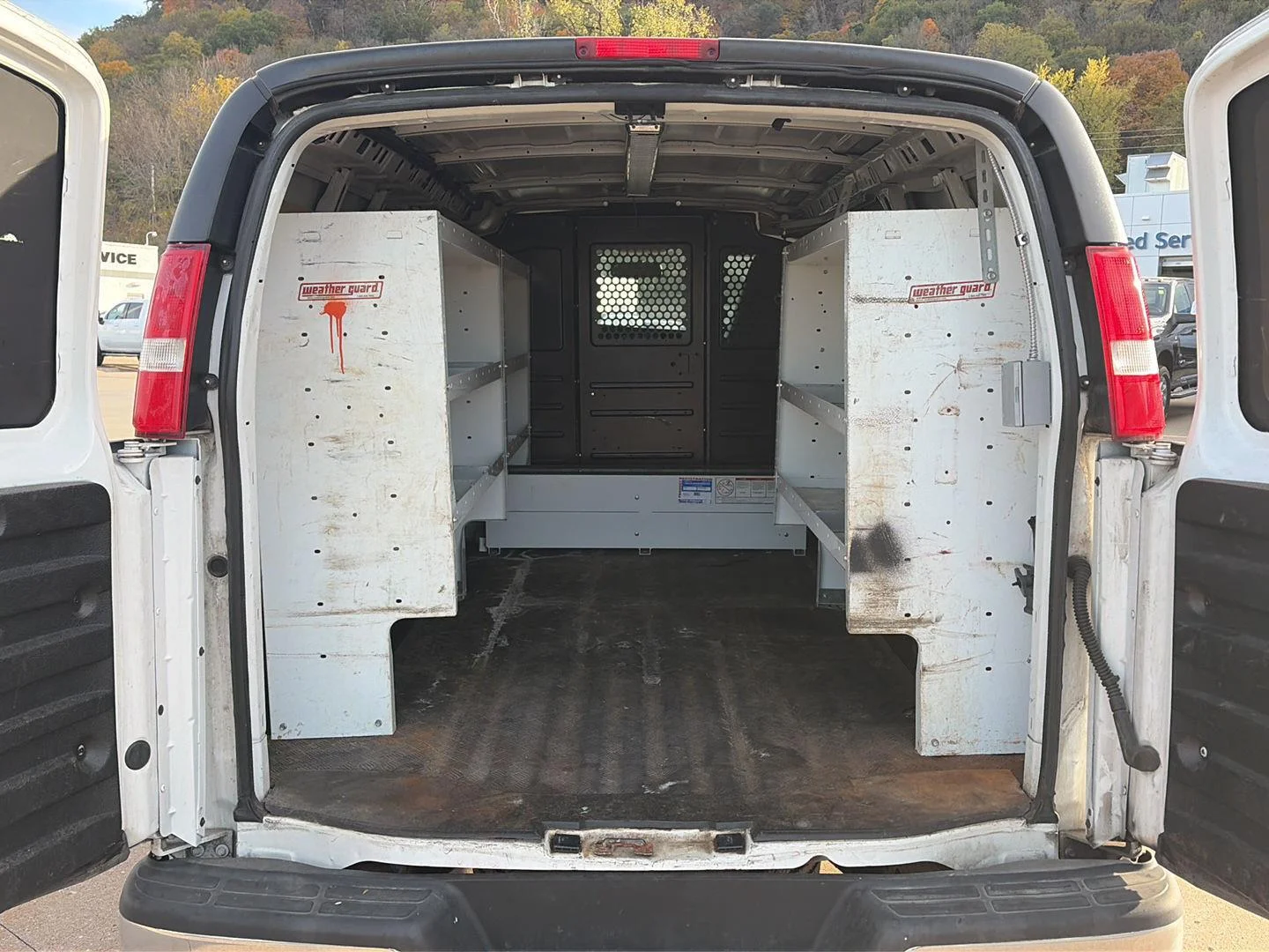 Used 2019 SUMMIT WHITE GMC VAN 2500 RWD 135" image 21