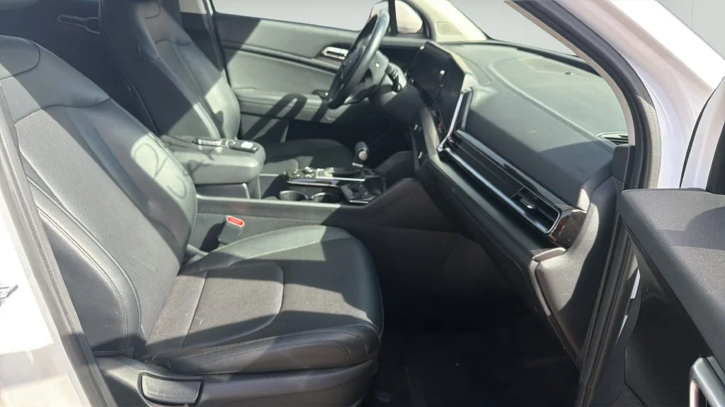 Used 2025 White Kia EX image 12