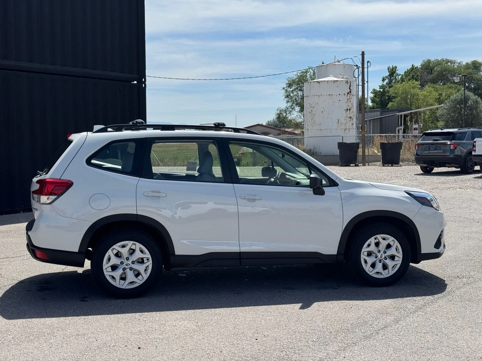 Used 2023 White Subaru Base image 5