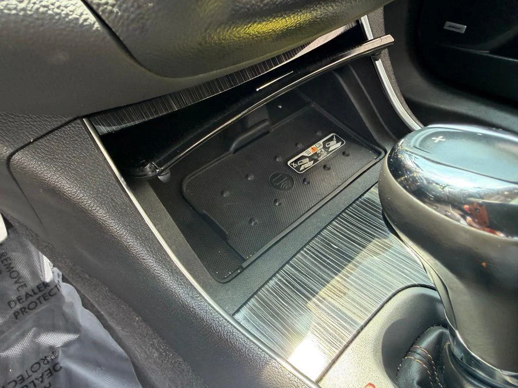 Used 2019 Black Chevrolet Premier image 24