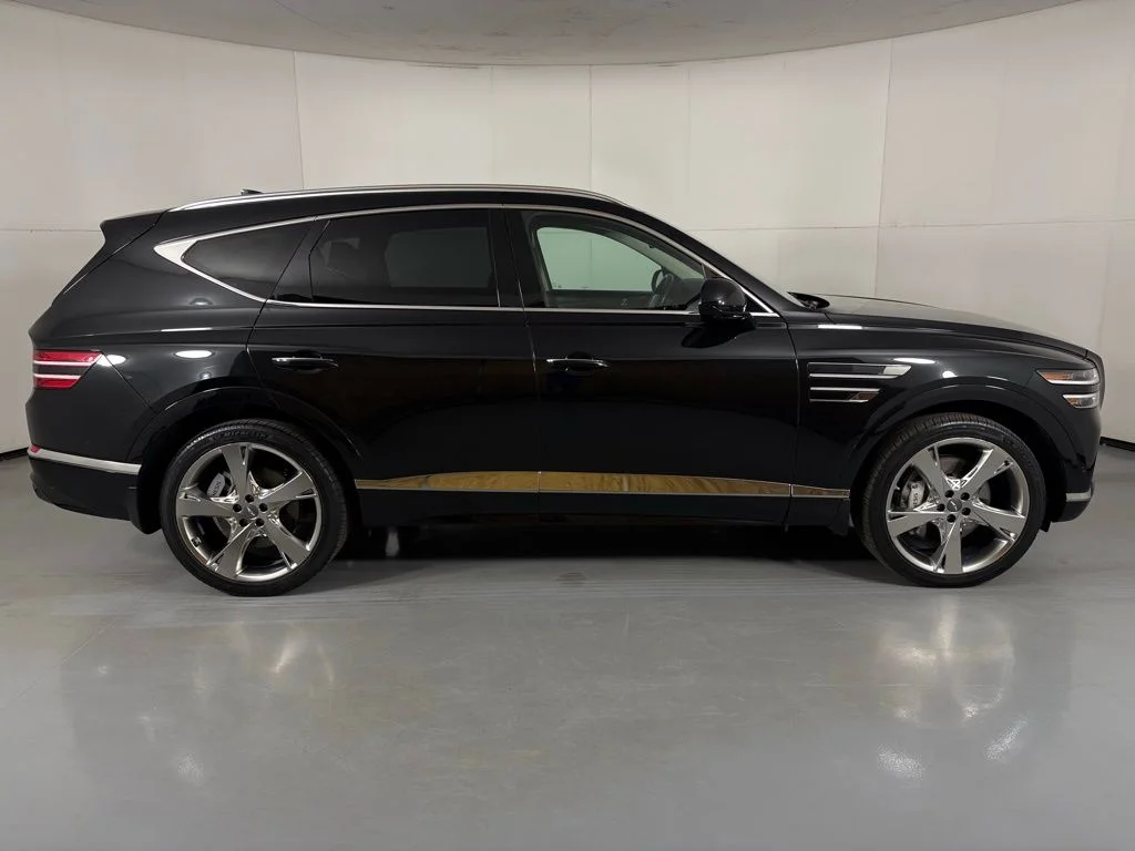 Used 2023 Black Genesis 3.5T image 9