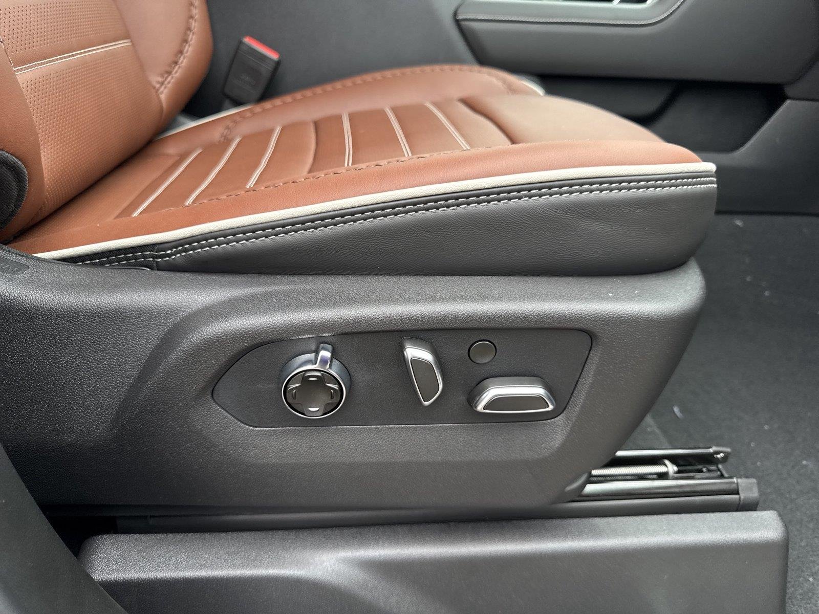 New 2026 Sterling Metallic GMC Denali Ultimate image 39