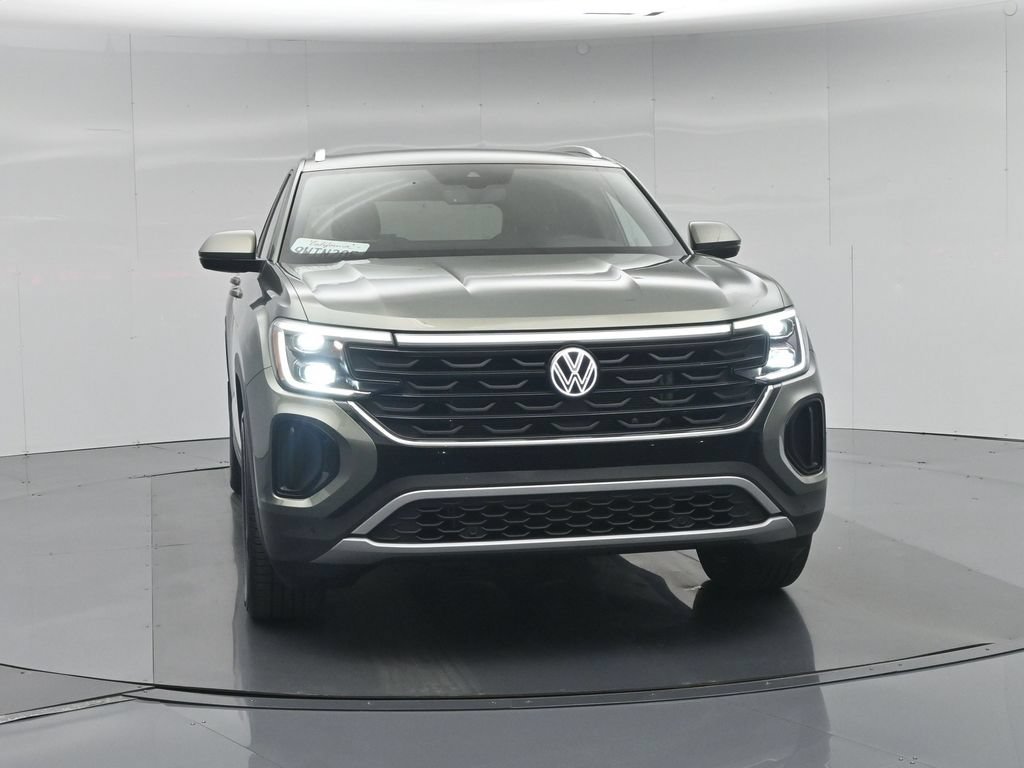Used 2026 Green Volkswagen SE w/Technology image 56