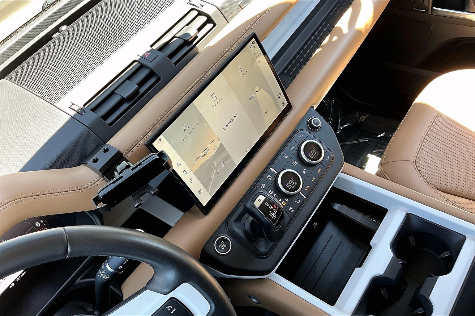 Used 2025  Land Rover S image 30