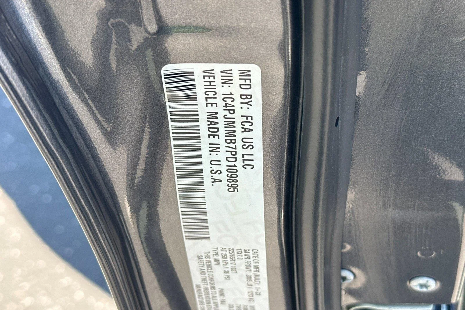 Used 2023 Granite Crystal Metallic Clearcoat Jeep Altitude Lux image 30