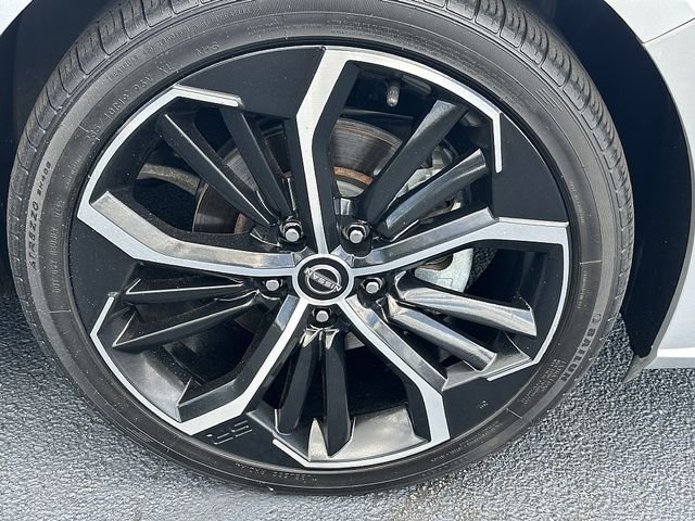 Used 2023 Silver Nissan 2.5 SR image 9
