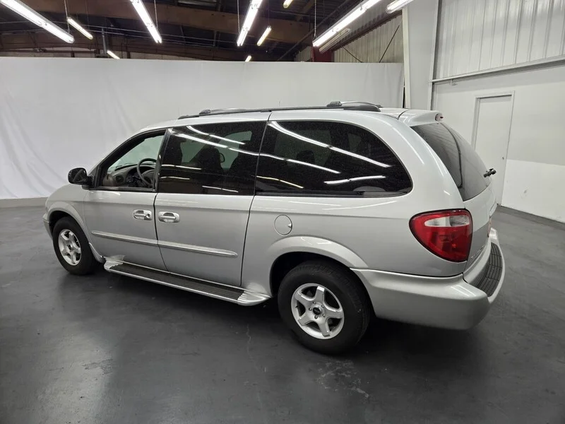Used 2003 Silver Chrysler LX image 3