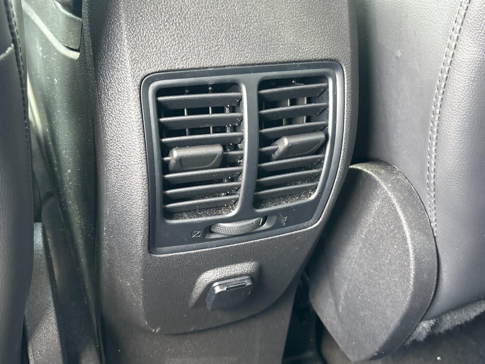Used 2019  Ford SEL image 33
