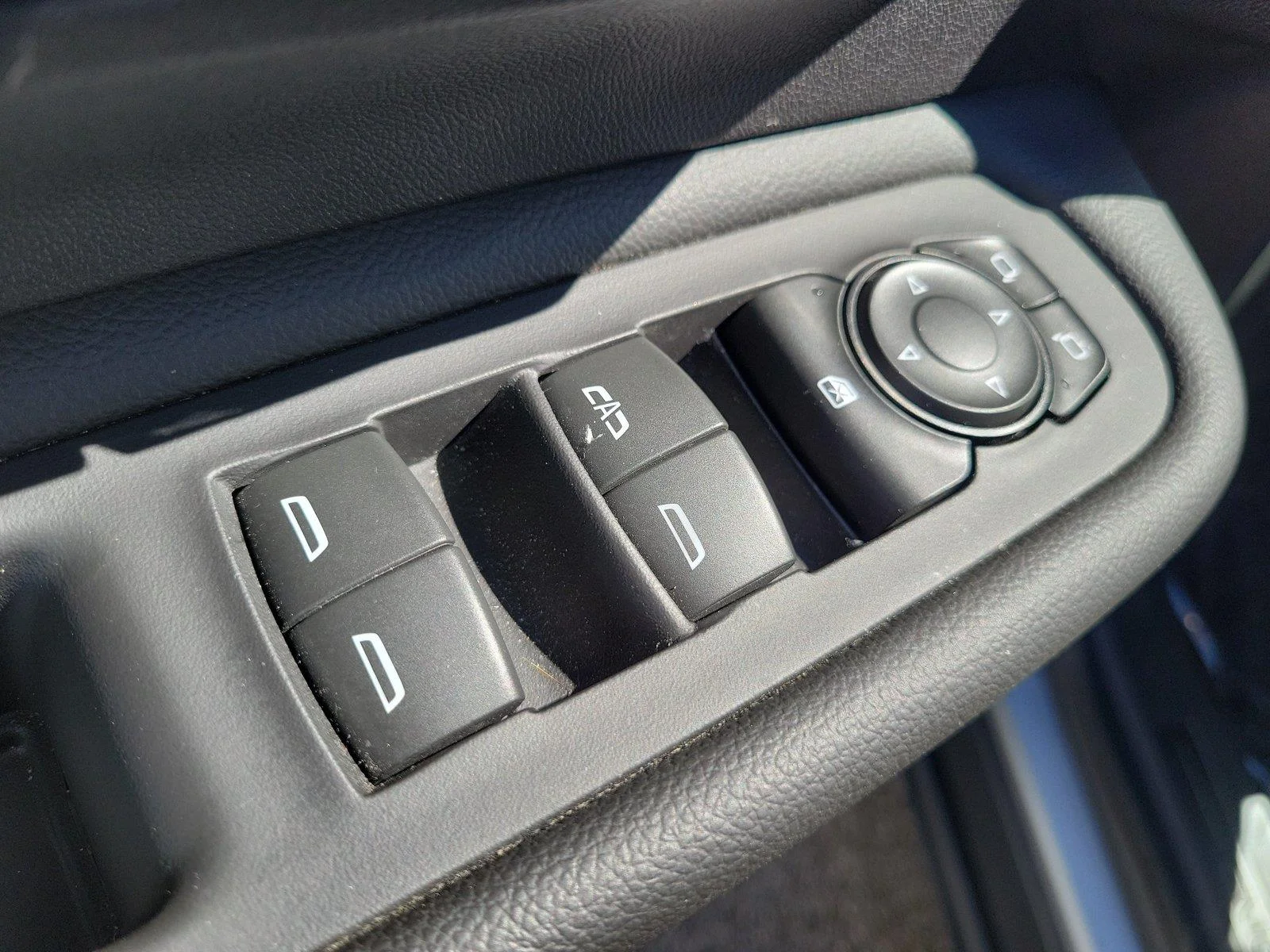 Used 2024 Sterling Metallic GMC SLT image 20
