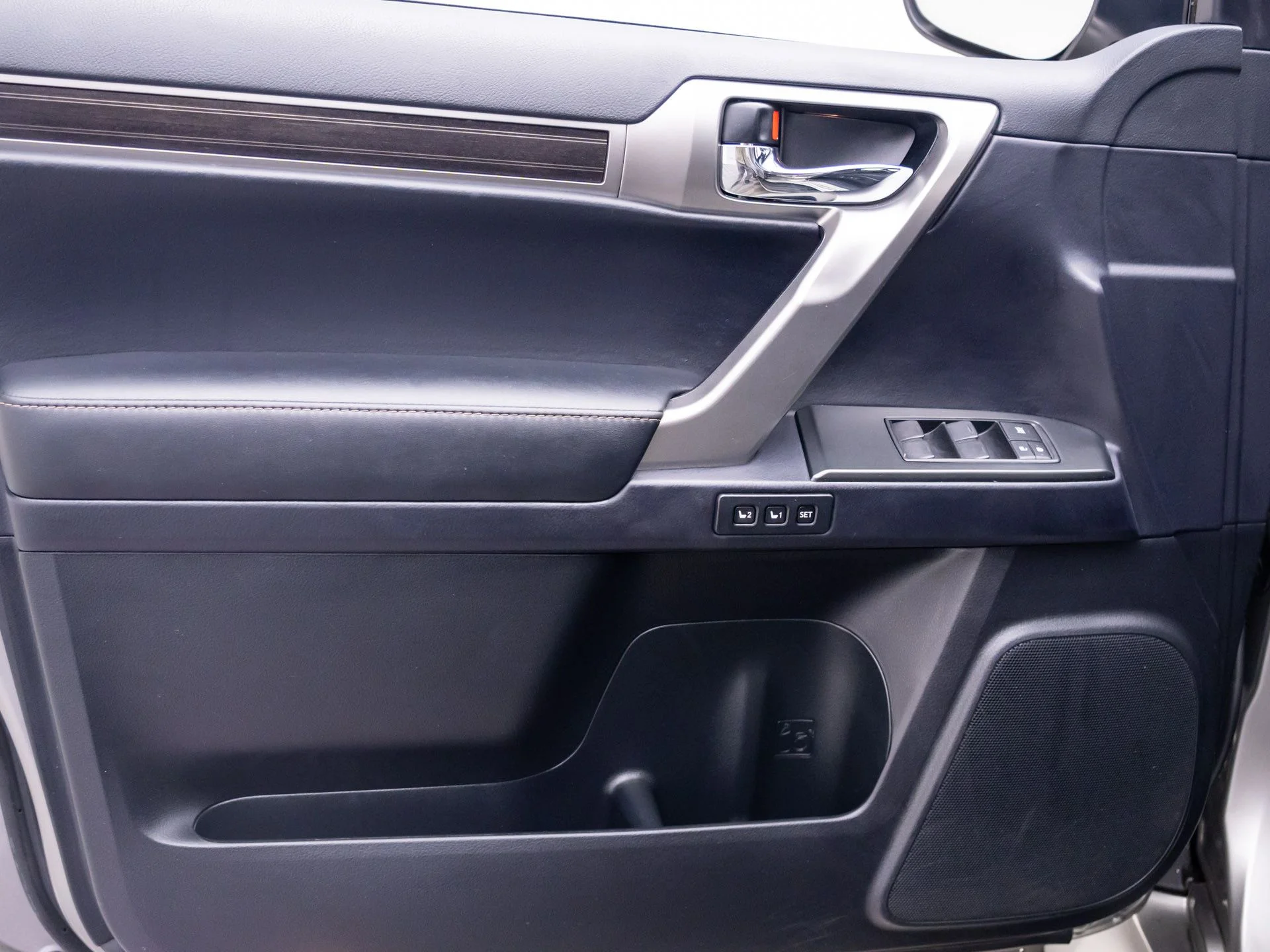 Used 2023 Silver Lexus 460 image 14