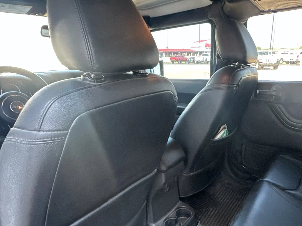 Used 2017 Black Jeep Unlimited Sahara image 19