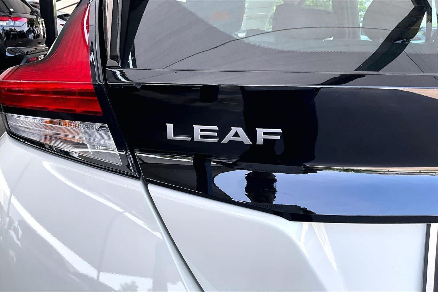 Certified Used 2025 Pearl White Tricoat Nissan SV PLUS image 9