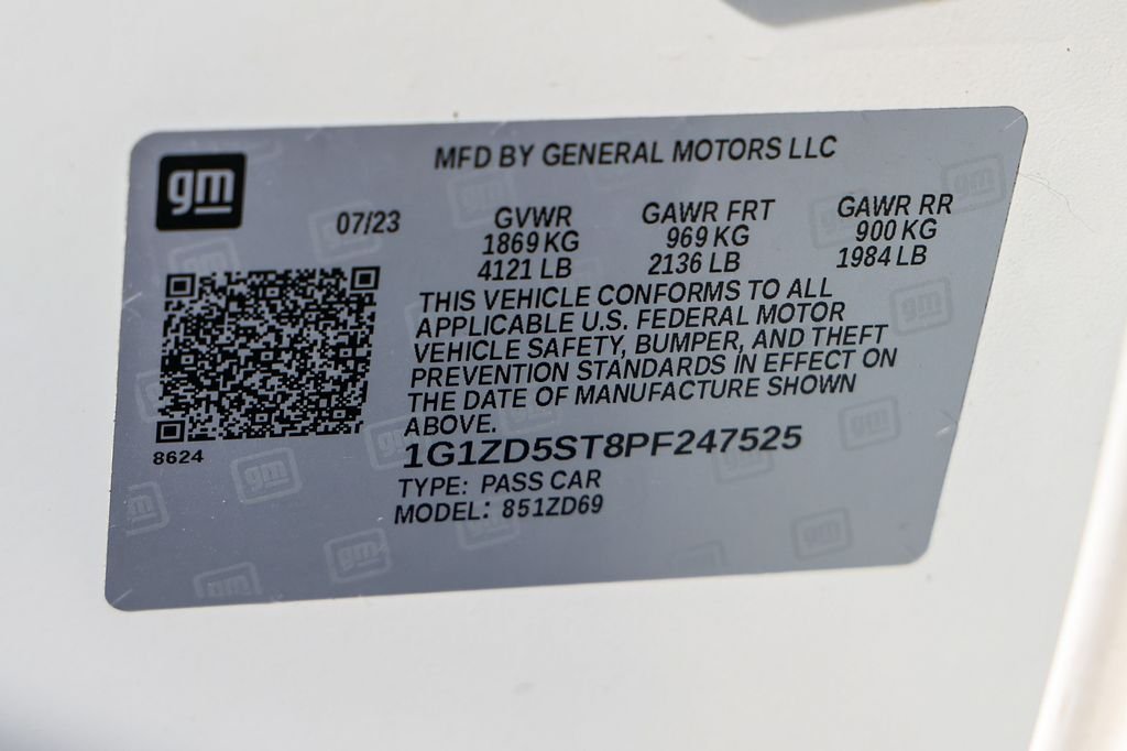 Used 2023 White Chevrolet LT image 33
