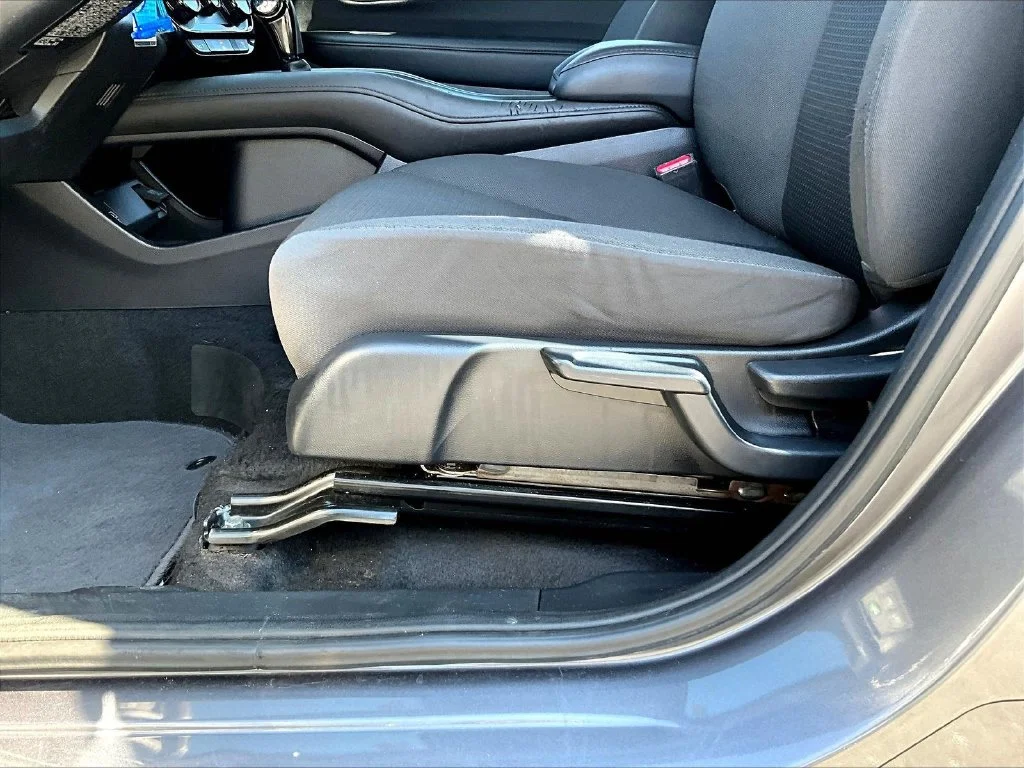 Used 2022 Gray Honda LX image 37
