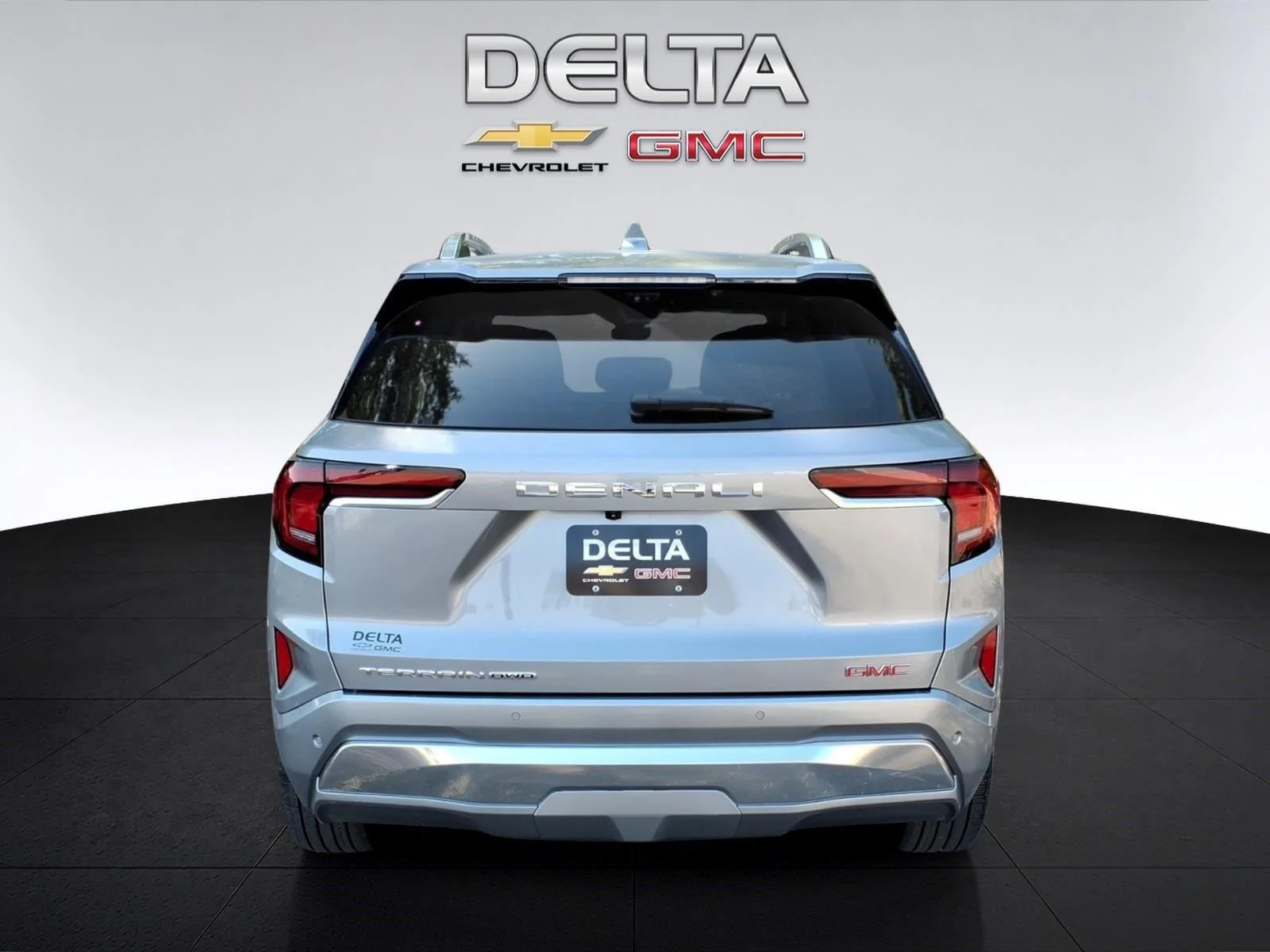 Used 2026 Sterling Metallic GMC Denali image 4