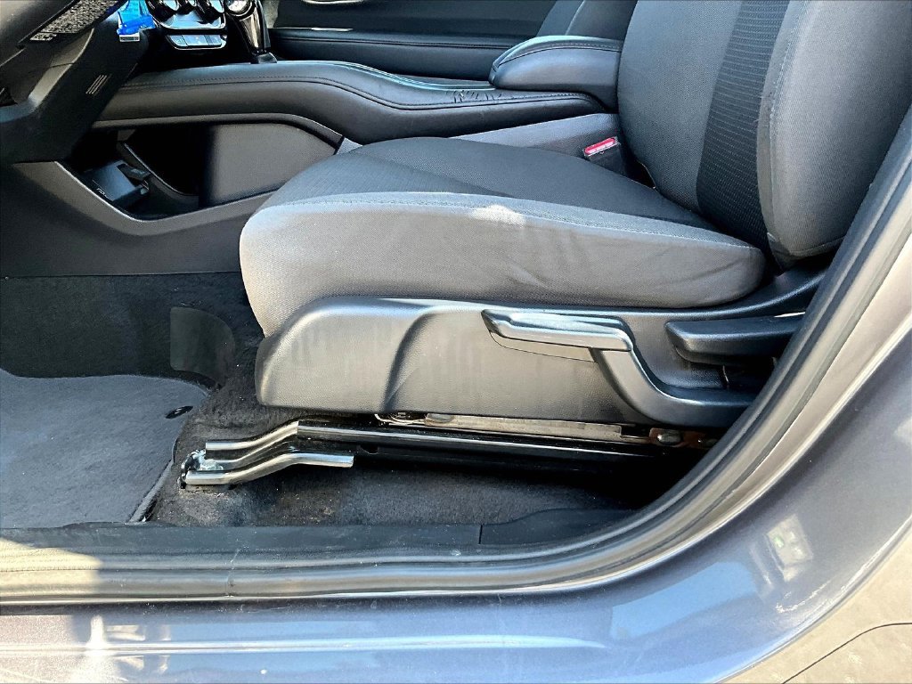 Used 2022 Gray Honda LX image 37