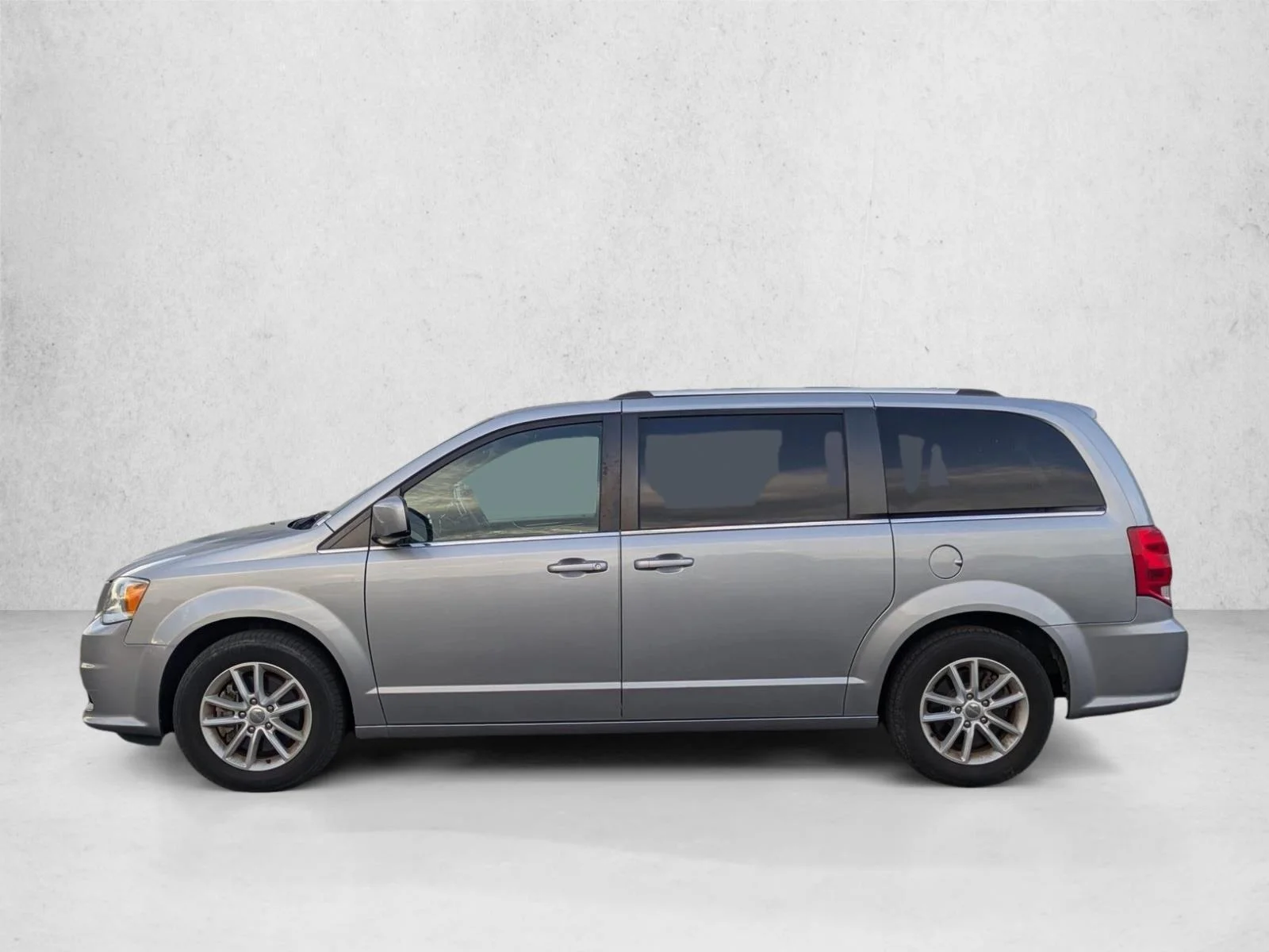 Used 2019 Billet Clearcoat Dodge SXT image 8
