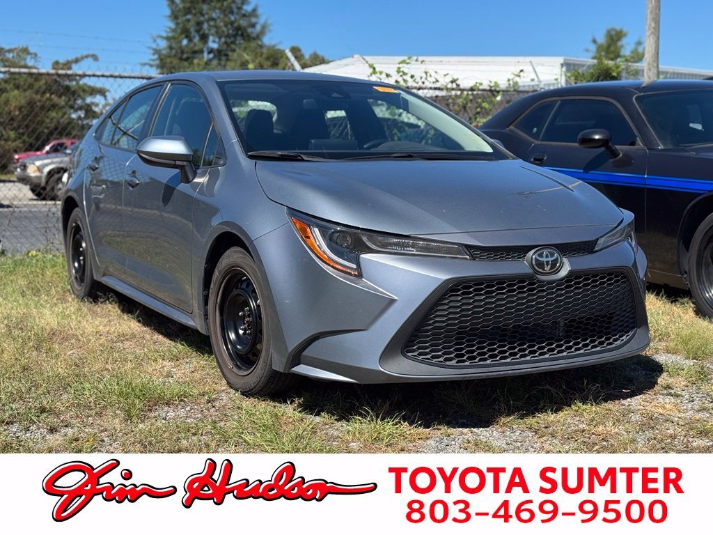 Certified Used 2022  Toyota LE image 1