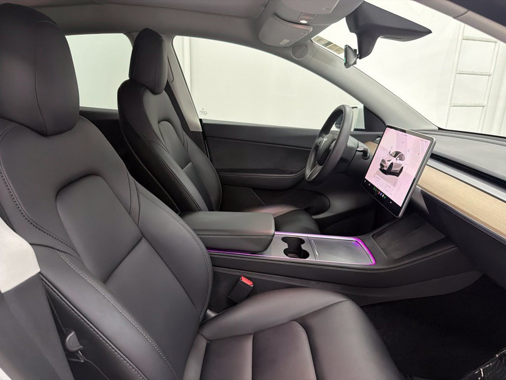 Used 2022 White Tesla Performance image 28
