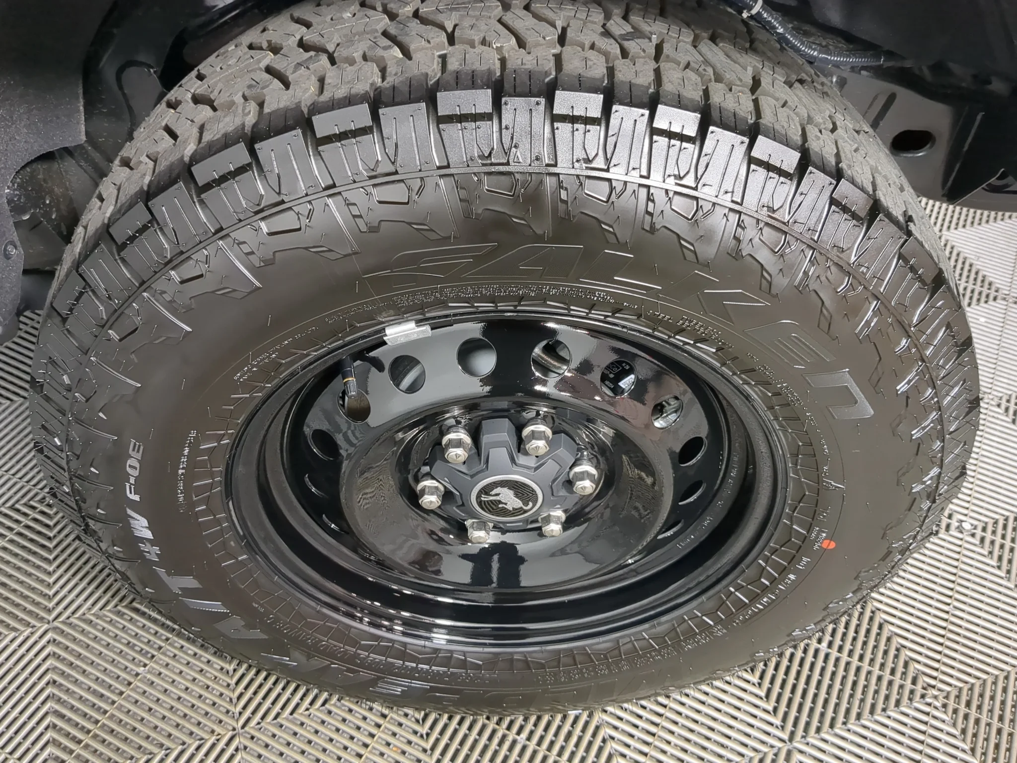 New 2026 Avalanche Gray Ford Big Bend® image 15