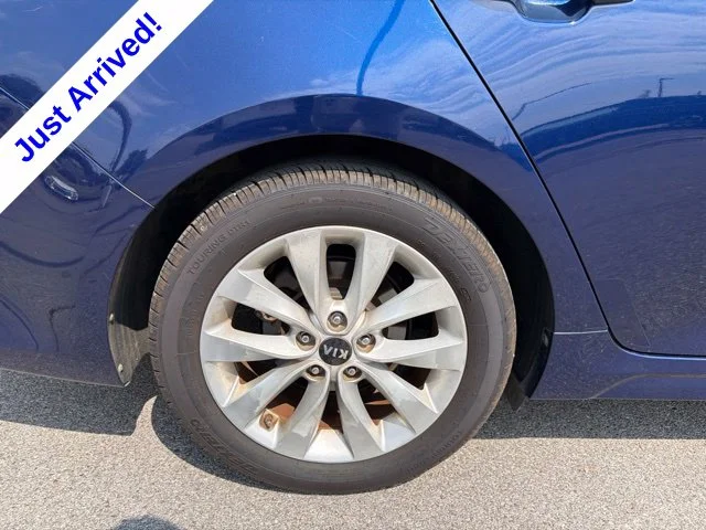 Used 2018 Blue Kia S image 17