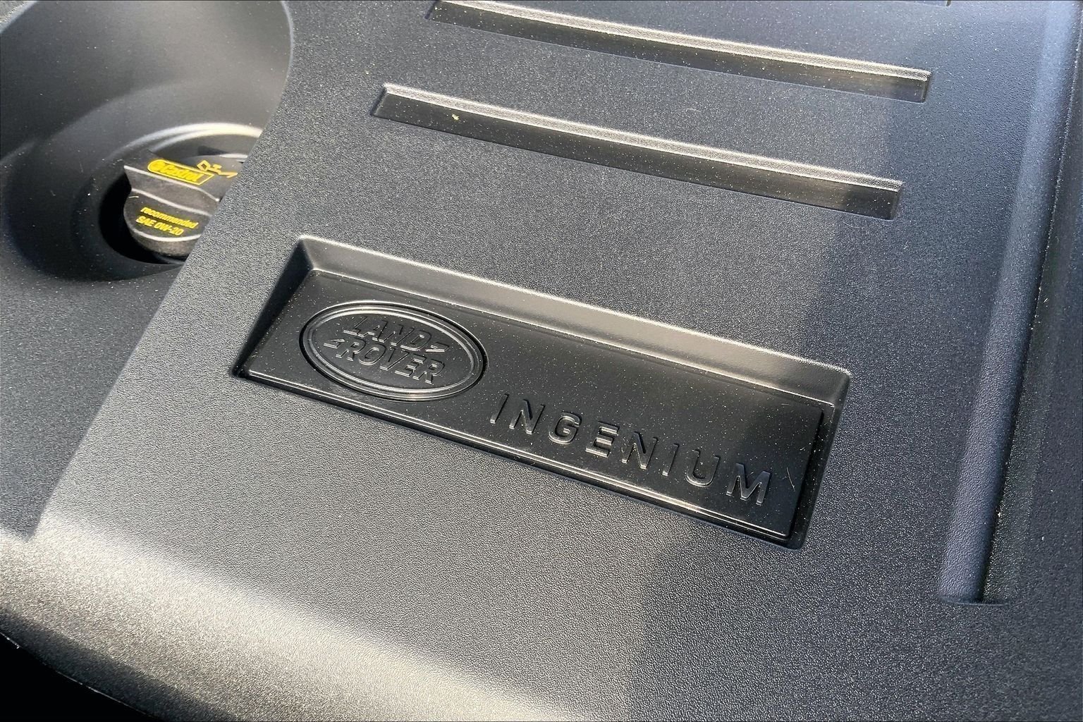 New 2026 Fuji White LAND ROVER SE image 17
