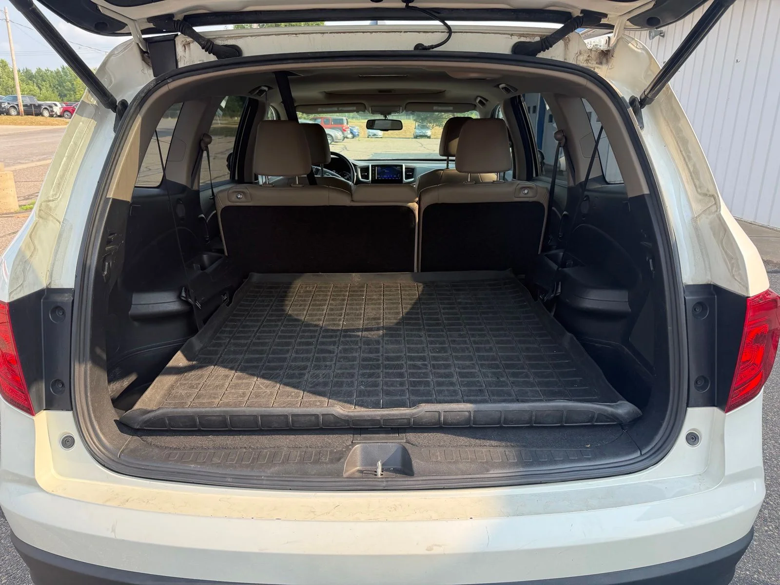 Used 2016 White Diamond Pearl Honda EX-L image 5