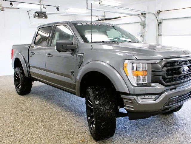 New 2023 Carbonized Gray Metallic Ford XLT image 9