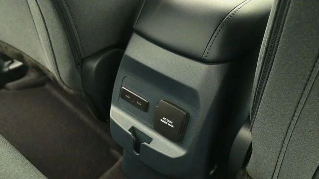 New 2026 Oxford White Ford XLT image 19