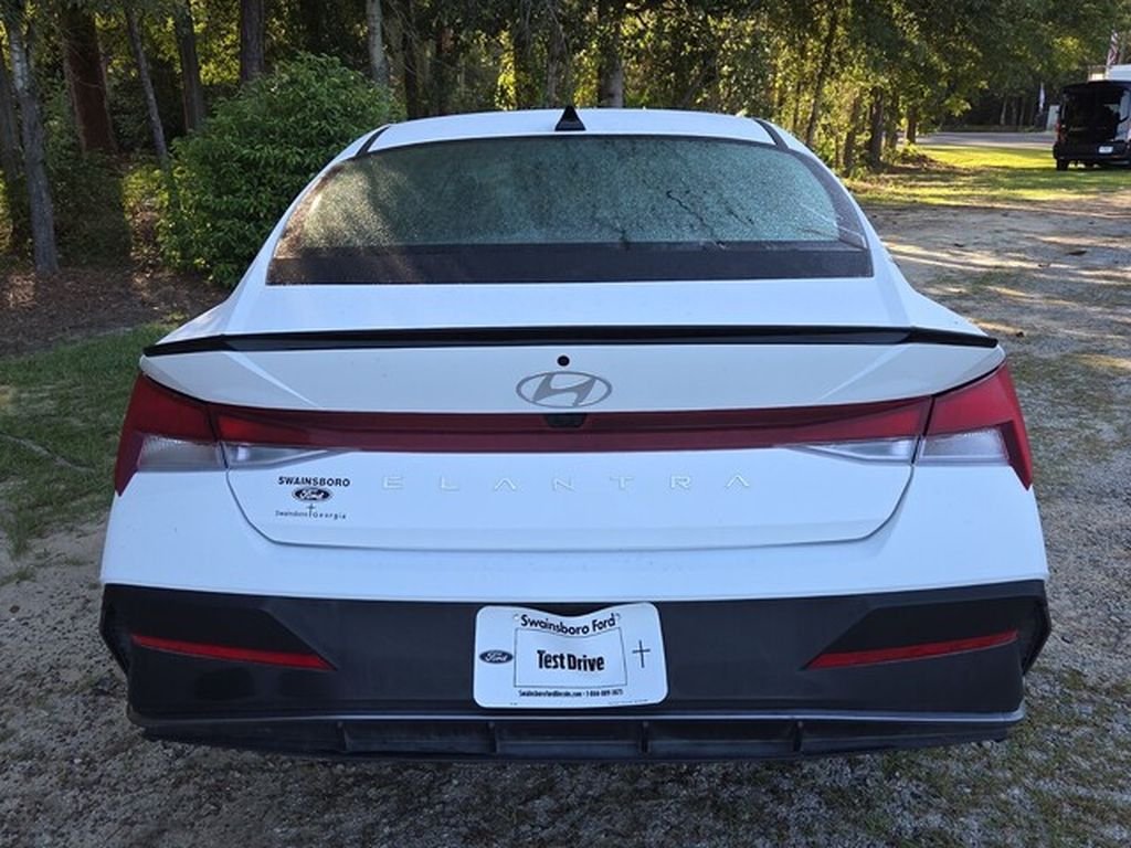 Used 2026 White Hyundai SEL Sport image 12