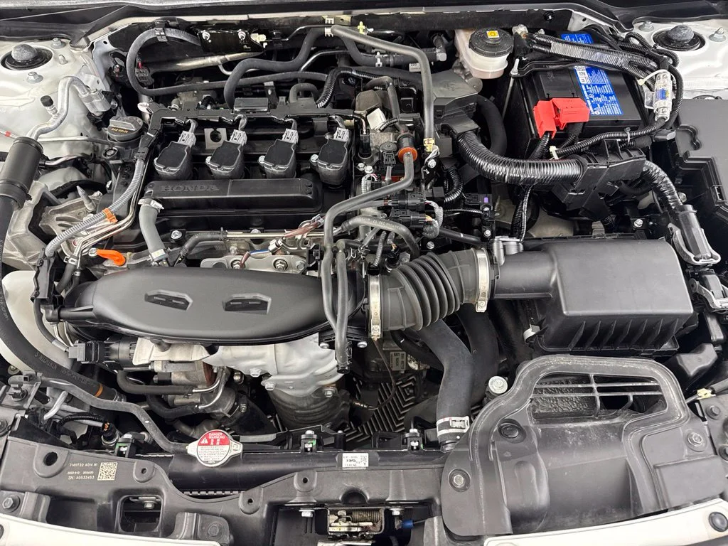 Used 2024 Silver Honda EX-L image 19