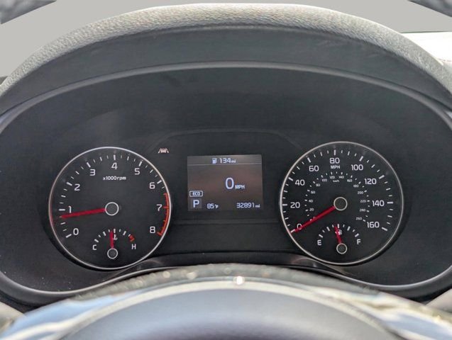 Used 2022 White Kia EX image 32