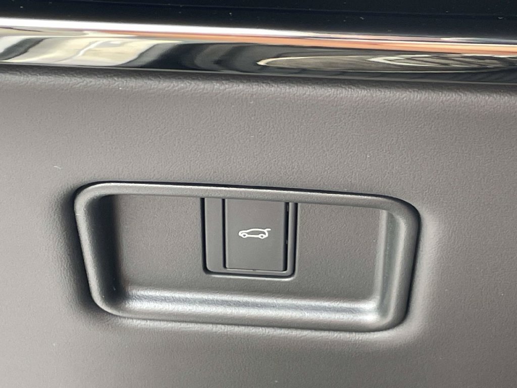 New 2026 Fuji White Land Rover Dynamic SE image 36