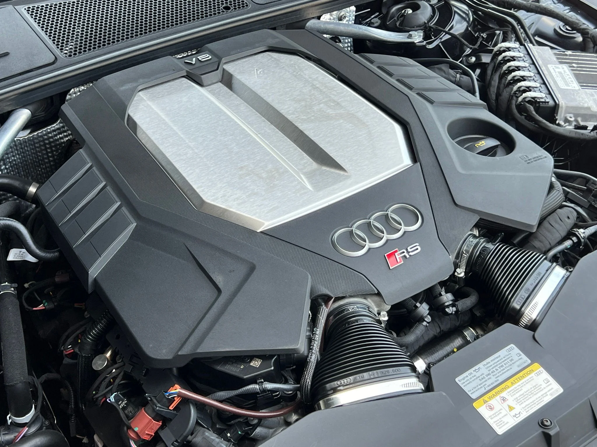 Used 2024 Black Audi 4.0T Performance image 39