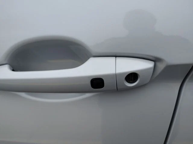 New 2026 White Mitsubishi SE image 9