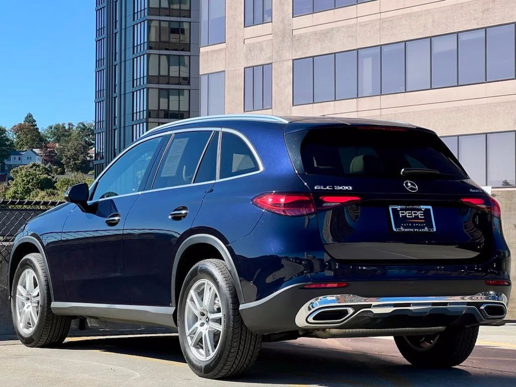 Certified Used 2024  Mercedes-Benz GLC 300 image 5