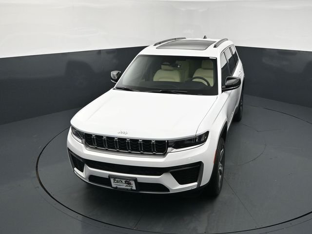 New 2026 Bright White Clear-Coat Exterior Paint Jeep Limited image 17