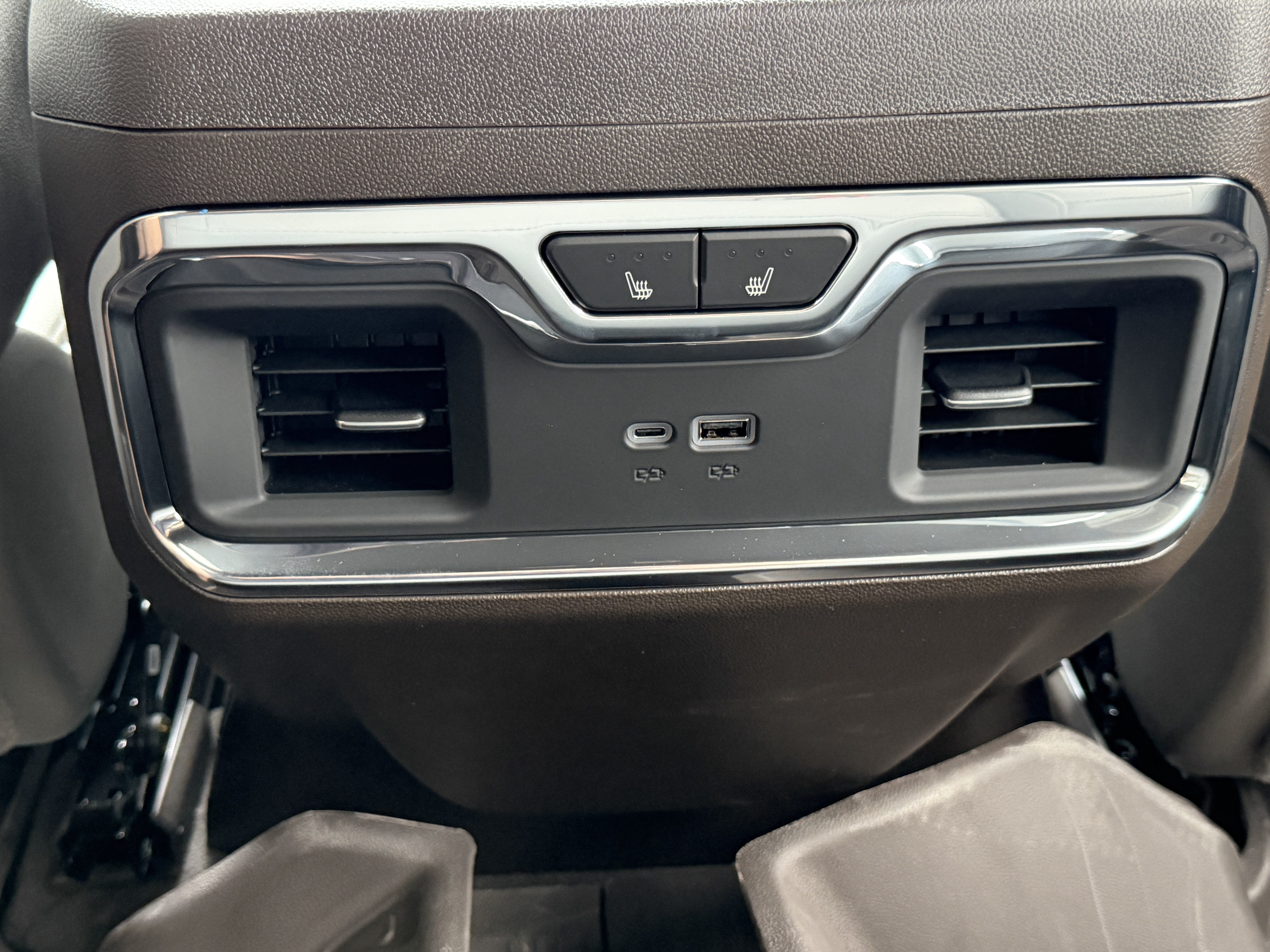 2026 GMC Sierra 1500 SLT - Photo 33