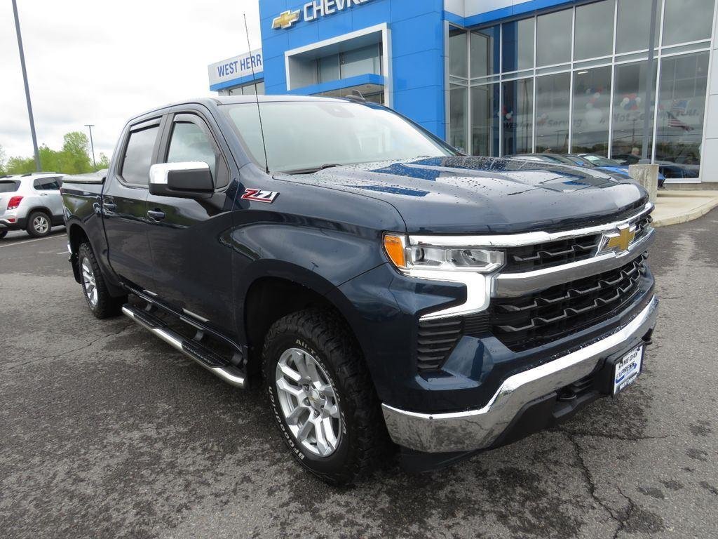 Used 2022 Blue Metallic Chevrolet LT image 2